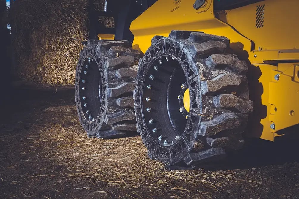 skid steer segmented solid tires
