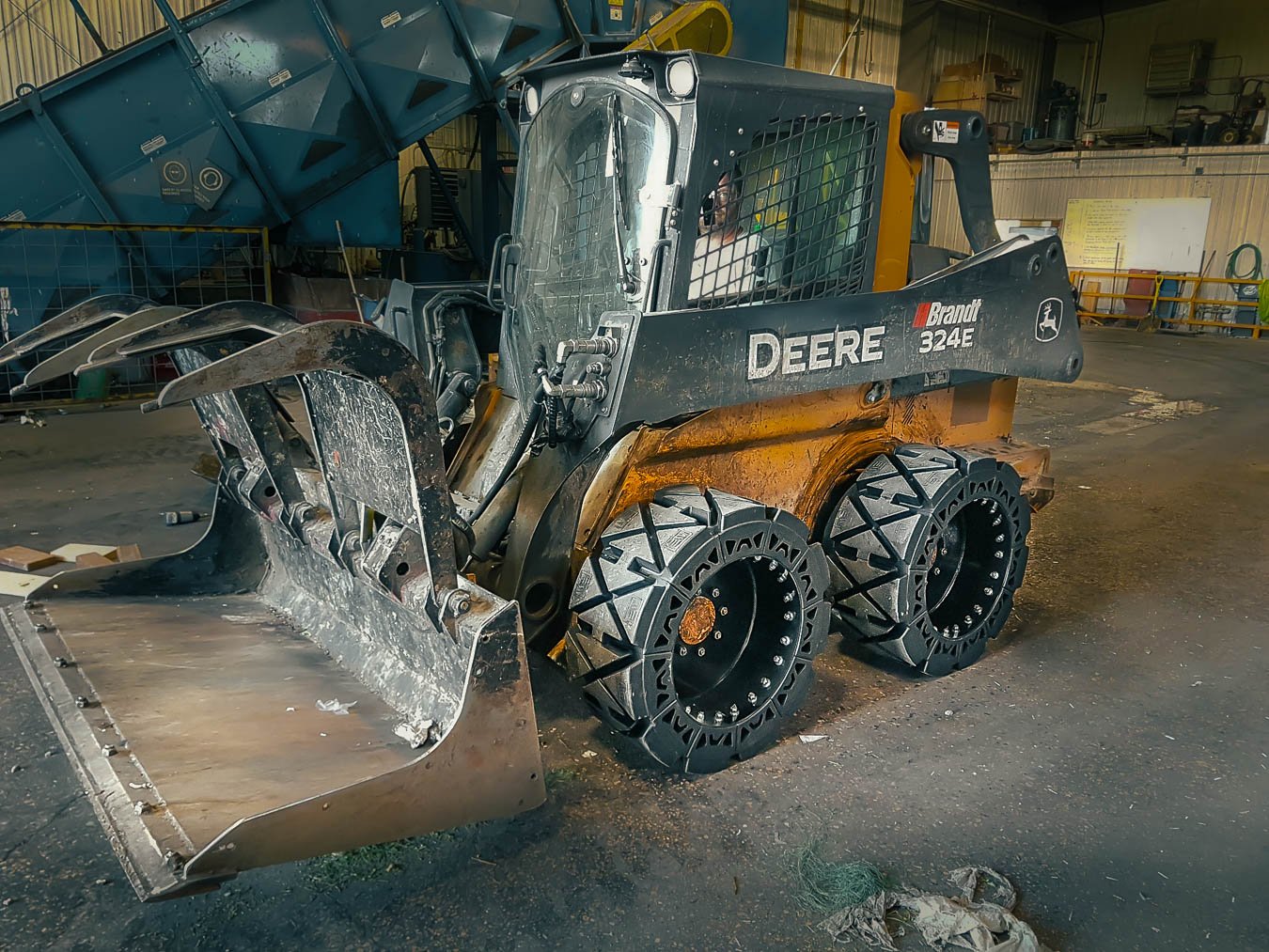 Evolution Wheel - Solid vs Foam Filled Skid Steer Tires