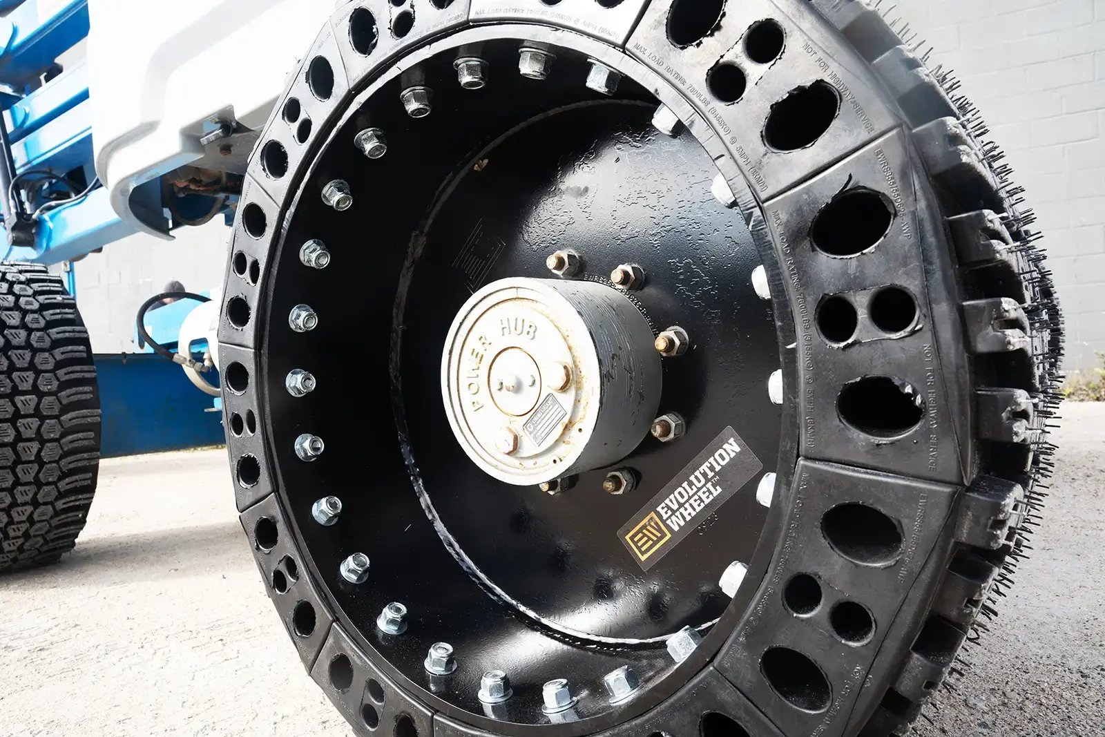 boom lift solid tire