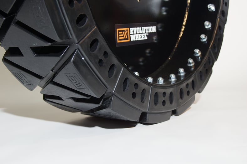 Foam Filled Telehandler Tires vs Solid Telehandler Tires