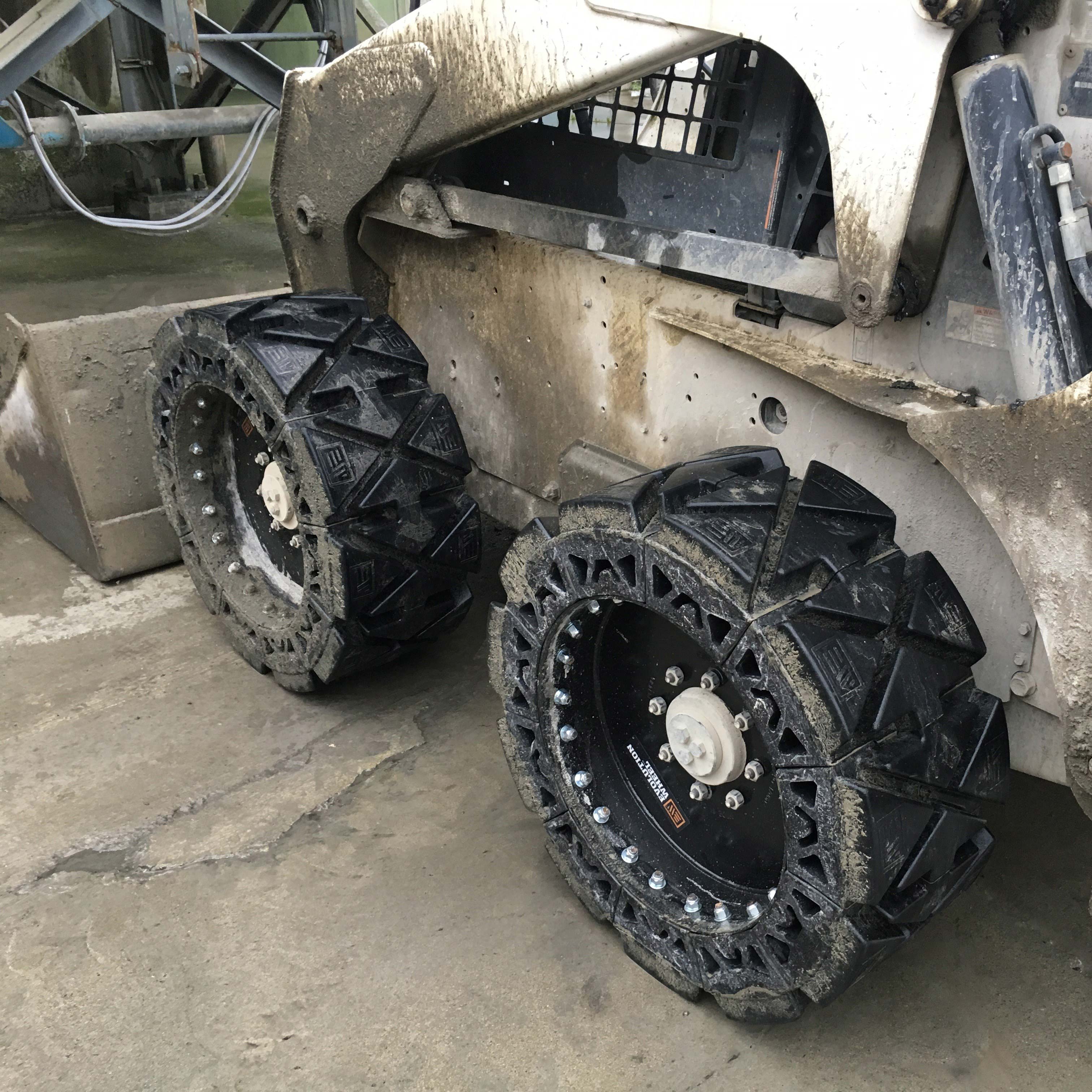 kubota svl75 skid steer tires