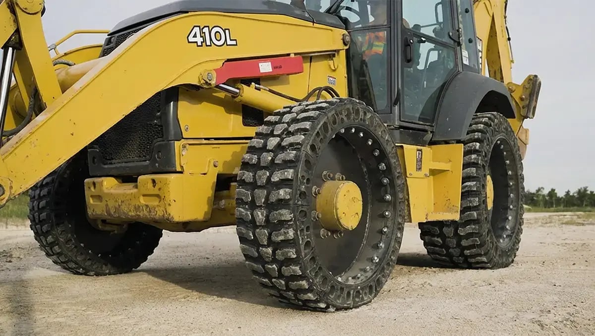 airless backhoe 410l tire