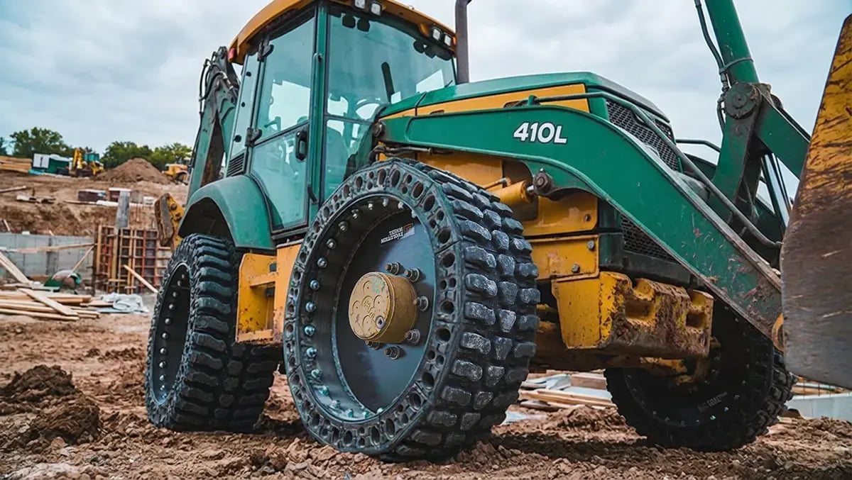 airless backhoe 410l tire