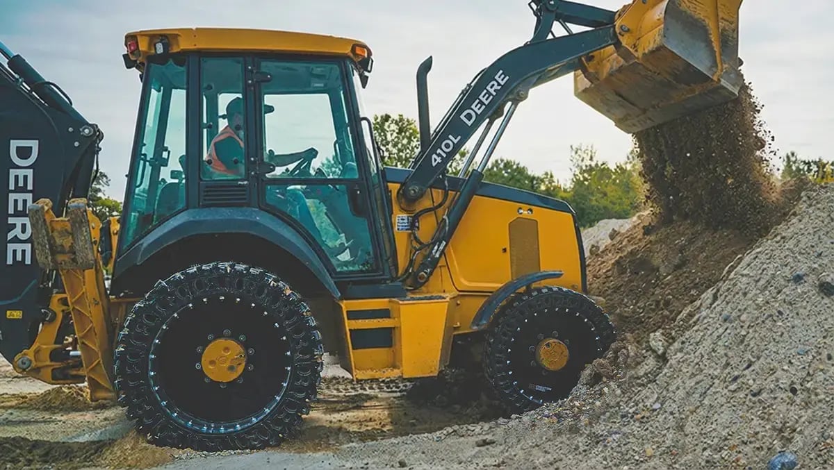 airless backhoe 410l tire