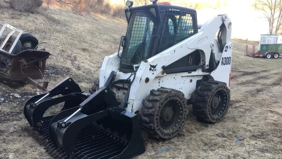 airless bobcat tires