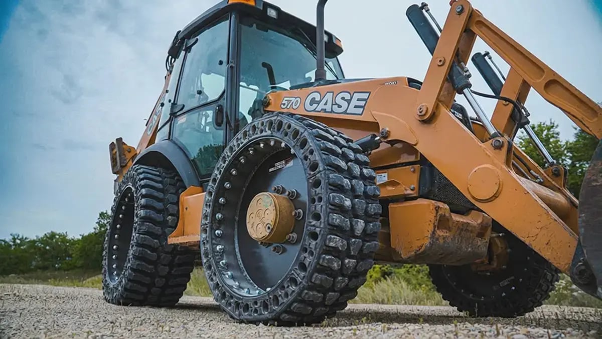 airless tire backhoe 570 