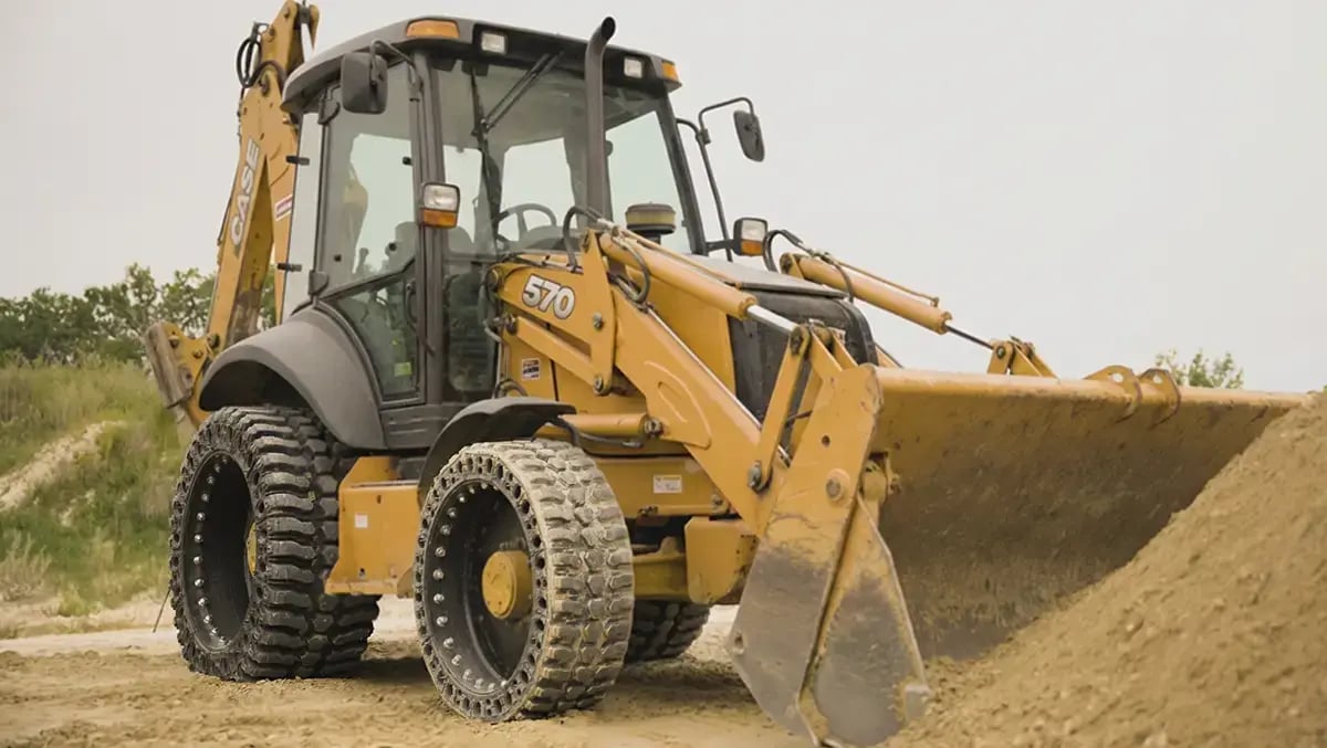 airless tire backhoe 570 