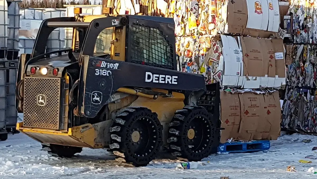 deer 318d solid skid steer tires