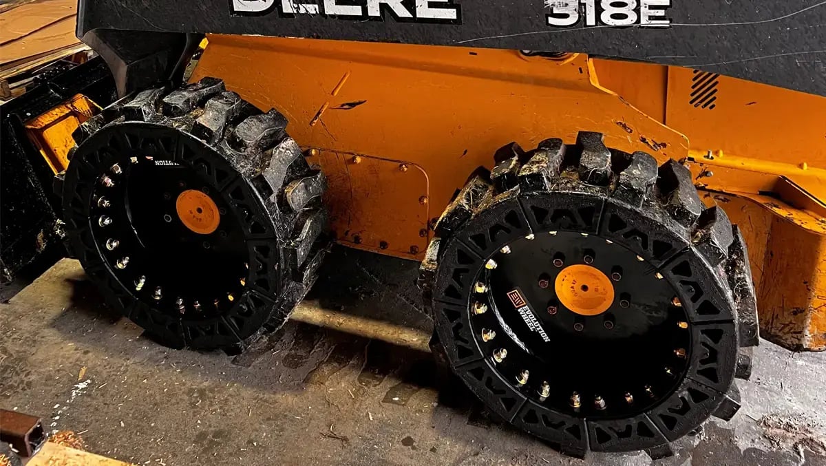 deer 318e solid skid steer tires