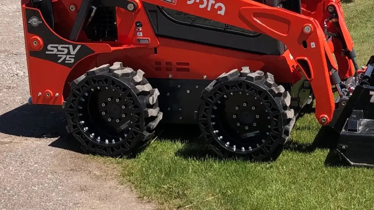 ewrs-at skid steer solid tires 