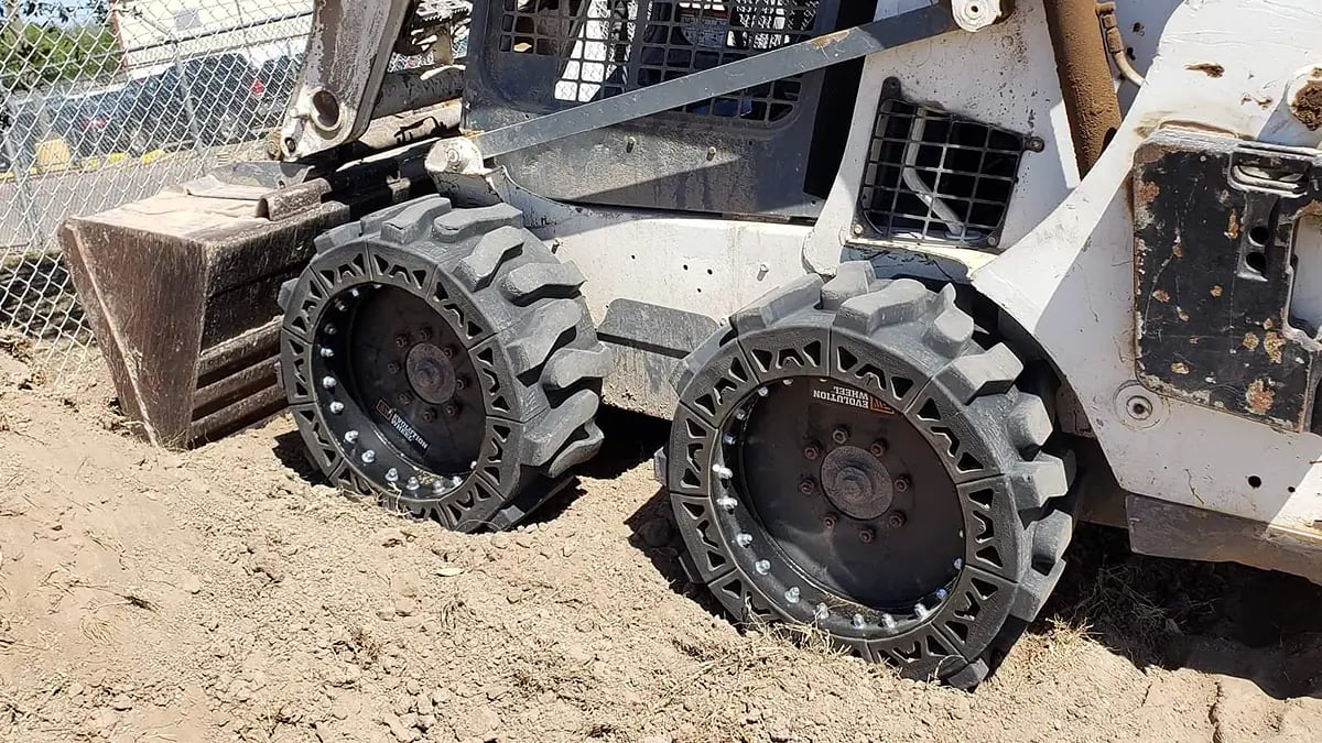 ewrs-at skid steer solid tires 