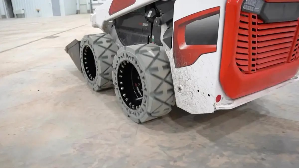 non marking skid steer tire