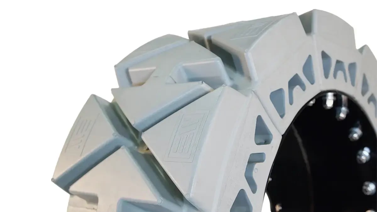non marking ewrs-hs solid skid steer tires