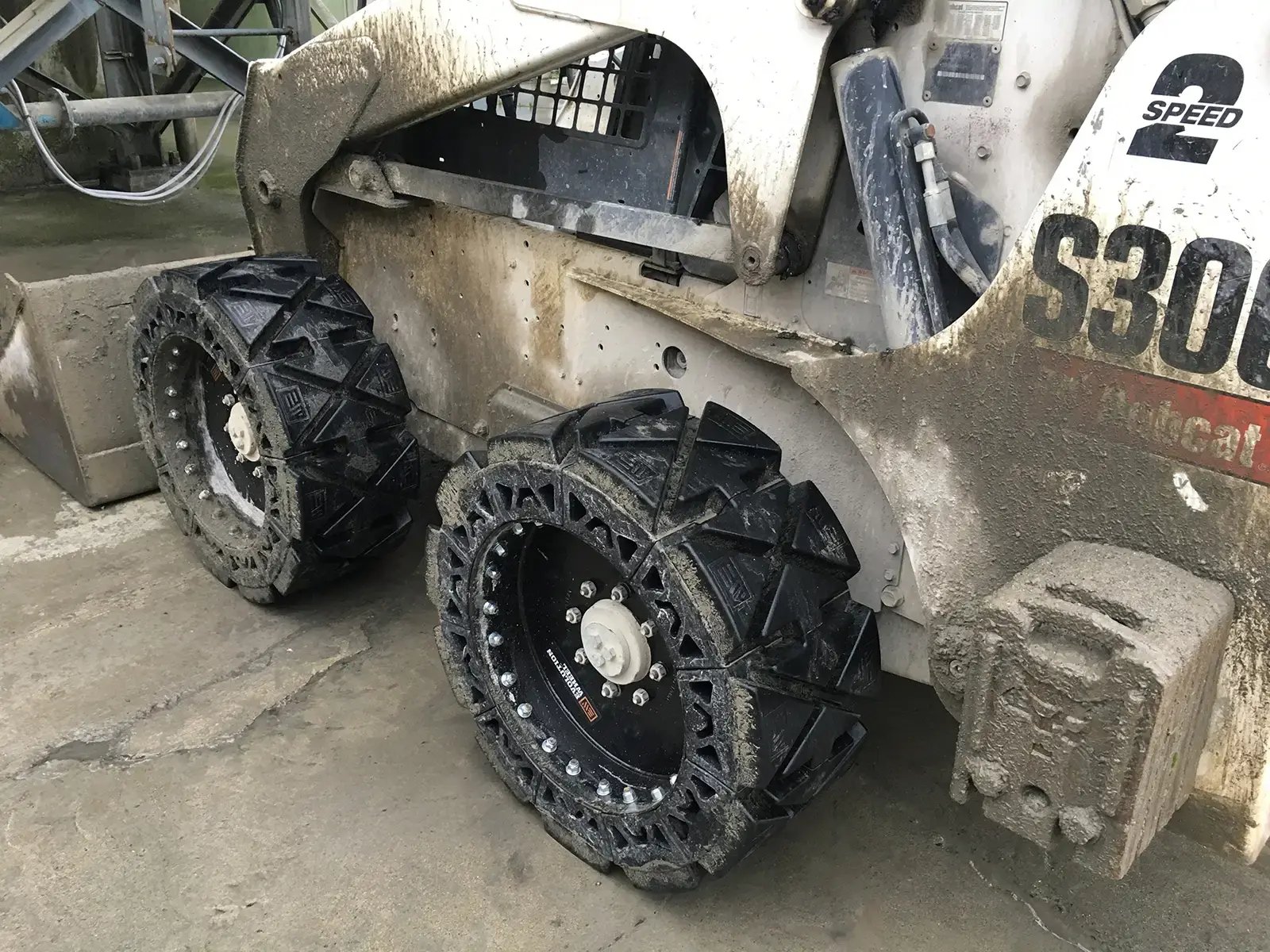 skid steer hs solid tires