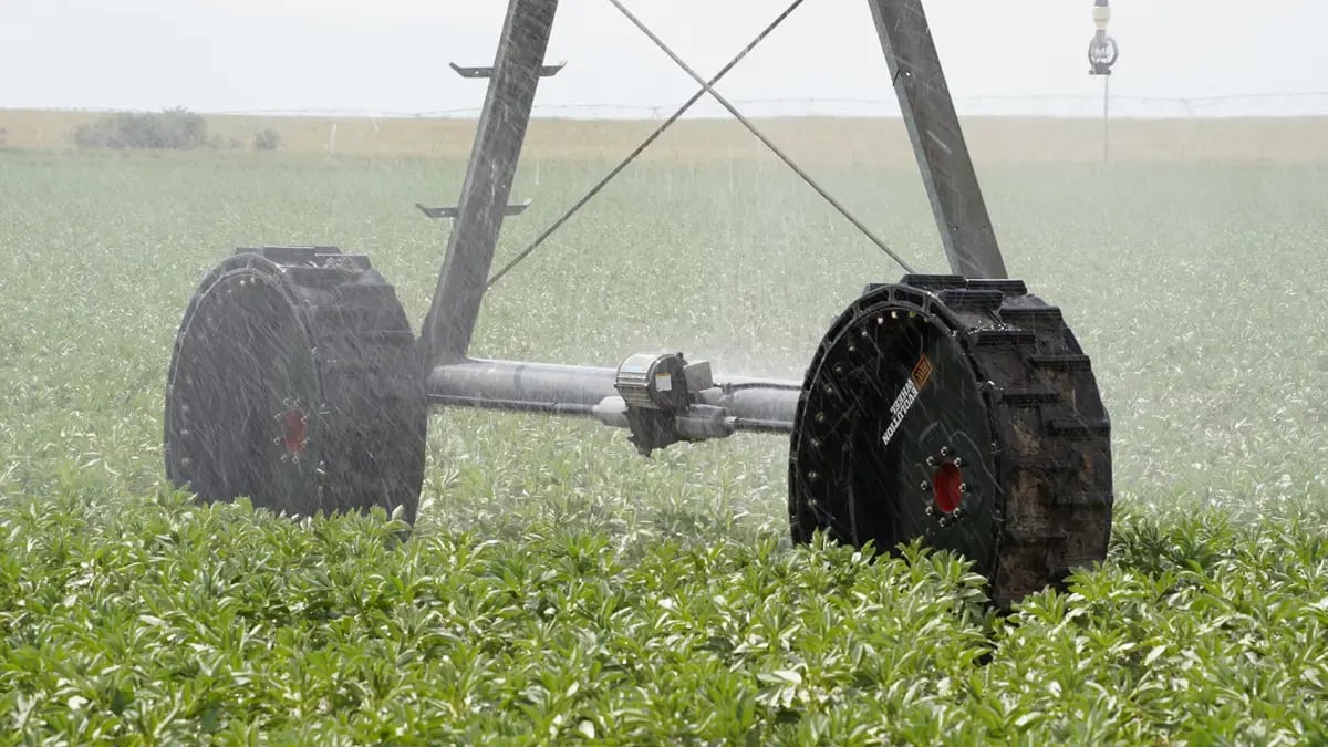 solid tires for irrigation pivot