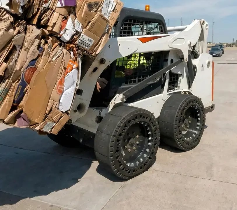 smooth tread tire for skid steer